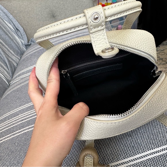 VASIC Cream Handbag - Picture 4 of 6